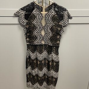 Black & Nude Lace Bodycon Dress – Size Small – Cap Sleeve